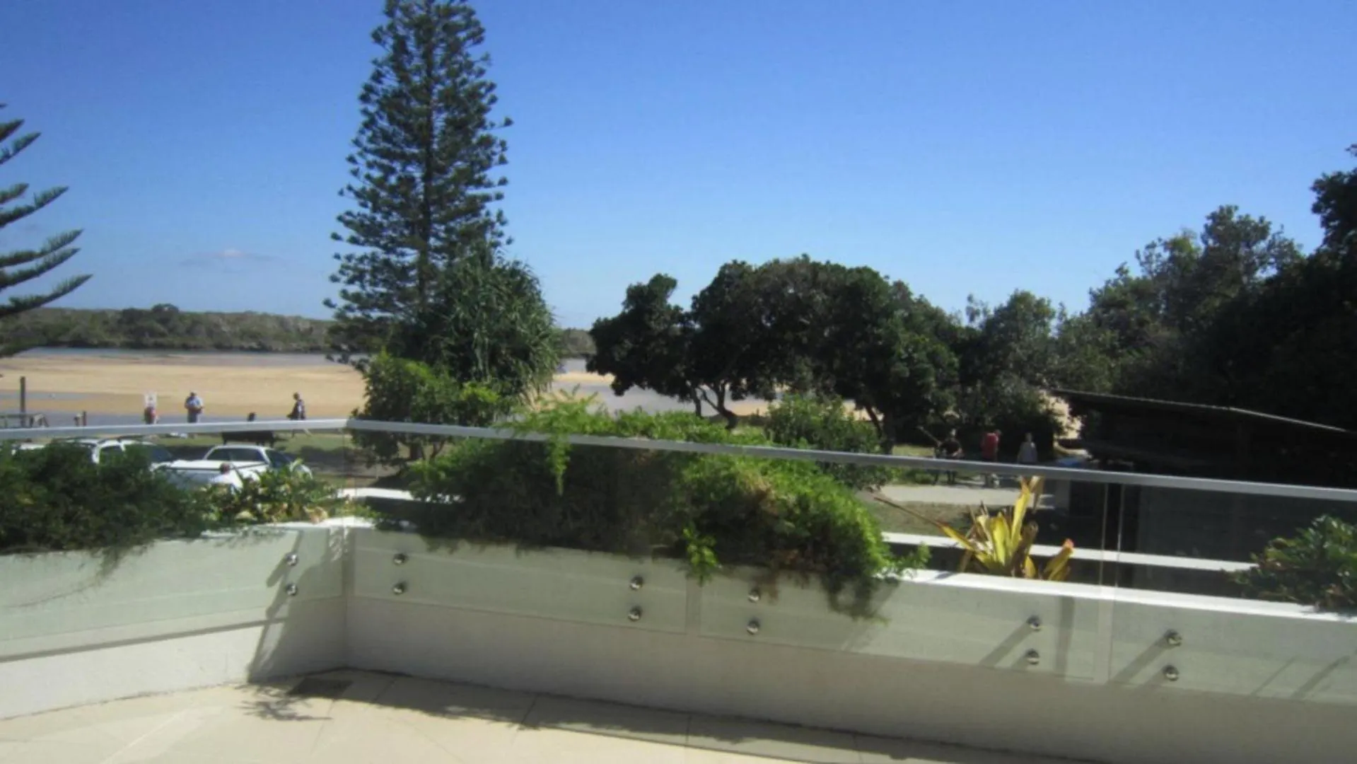 Surfside One Unit 1 Apartment Kawana Waters Australia